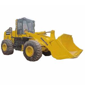 Komatsu Mini-chargeur d'occasion d'une capacité de 5 tonnes avec moteur central, pompe à roulement, composants de boîte de vitesses - Product Image 2