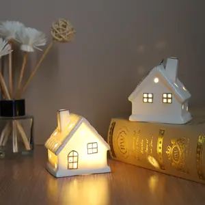 Cordless LED Ceramic Village Building scena <span class=keywords><strong>natalizia</strong></span> personalizzata villaggio vacanze in miniatura piccole case in ceramica appese in vendita - Product Image 1