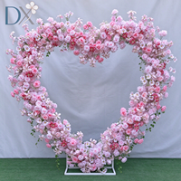 Gapura Bunga Hati Buatan Warna Pink, Dekorasi Bunga Romantis untuk Acara Pernikahan, Foto Booth
