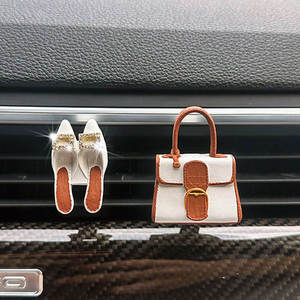 น้ำหอมปรับอากาศในรถยนต์ SOCELI รุ่นใหม่ ดีไซน์รองเท้าแตะยิปซั่ม กลิ่นหอมจากธรรมชาติ รับผลิตโลโก้ตามสั่งโดยตรงจากโรงงาน - Product Image 2