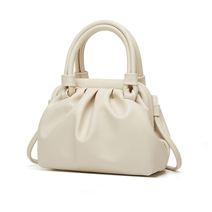 Borsa a Tracolla da Donna Popolare in Pelle PU Design Carino Estiva Piccola Borsa a Mezzaluna Plissettata Borsa alla Moda da Donna Borsa Sottobraccia - Product Image 1