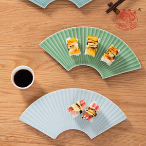 <span class=keywords><strong>Set</strong></span> Piring <span class=keywords><strong>Sushi</strong></span> Bentuk Kipas Celadon Elegan dengan Tiga Warna, Peralatan Makan Keramik Gaya Jepang untuk Makan Malam Mewah & Hadiah - Product Image 3