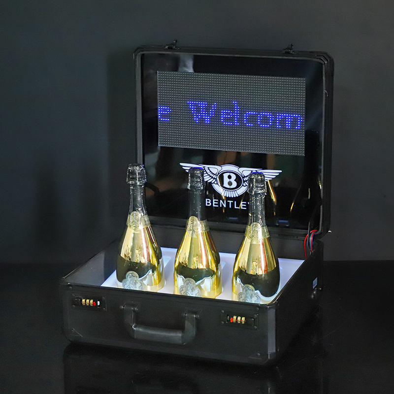 สีเหลืองสดใส