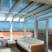 Véranda d'hiver directement de l'usine, avec verre trempé, toit triangulaire et amovible pour balcon, véranda et jardin.