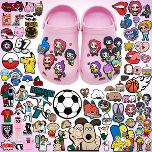 2026 Nouveau En Gros PVC Personnages Animés de Dessins Animés et Séries <span class=keywords><strong>TV</strong></span> Breloques pour Sabots Chaussures de Football et Basketball Décorations et Accessoires En Vrac - Product Image 1