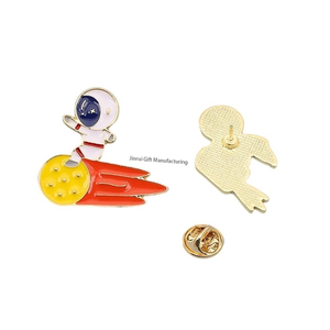 Nuevas Ideas, Pin de Solapa Magnético Redondo 3D con Diseño de Astronauta Interestelar, Personalizado, Estilo Anime - Product Image 2