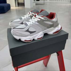 รองเท้าลำลองผู้ชายดีไซน์ใหม่ 9060 รุ่นนี้ ทันสมัยและมีสไตล์ น้ำหนักเบา สวมใส่สบาย เหมาะสำหรับใช้ในชีวิตประจำวันและเล่นกีฬา - Product Image 4