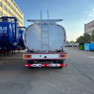 Remolque Cisterna de Combustible de 2 Ejes en Venta, Remolque Cisterna de 10M3 15M3 para Transporte de Productos Peligrosos Inflamables - Product Image 6