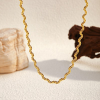 Collier à maillons ondulés fins en acier inoxydable, géométrique, simple, étanche et anti-ternissement pour femme
