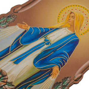 Las paredes de las casas católica están decoradas con retratos de madera - Product Image 3