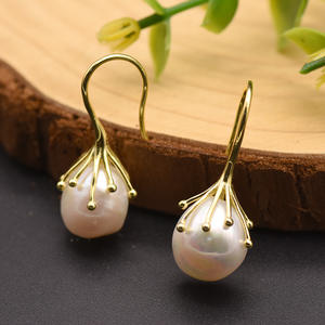 Boucles <span class=keywords><strong>d</strong></span>'oreilles élégantes plaquées <span class=keywords><strong>or</strong></span> 18 carats avec perles baroques naturelles, breloques pendantes pour femmes - Product Image 6