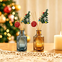 Ensemble diffuseur de parfum de Noël personnalisé 200 ml, bouteille en verre côtelé, bâtonnets en rotin naturel, boîte cadeau parfum d'ambiance pour la maison, vente en gros
