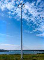 Tour d'éclairage à mât haut 25M 30M 35M avec système de levage pour poteaux d'aéroport et projets d'éclairage extérieur en acier