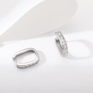 Pendientes de nicho de circonita completa en forma de U para mujer elegantes a la moda, aro cuadrado versátil con incrustaciones de diamantes, Ideas de regalo de moda - Product Image 5