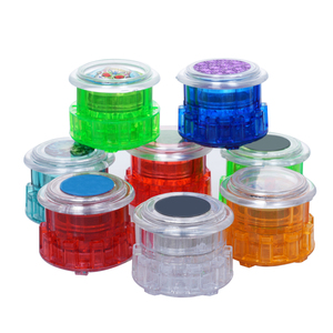 Vente en gros sur mesure 5.5*4.6cm accessoires de tabac moulin à épices 4 couches multicolore manuel 3D feuille de plastique broyeur de tabac - Product Image 5