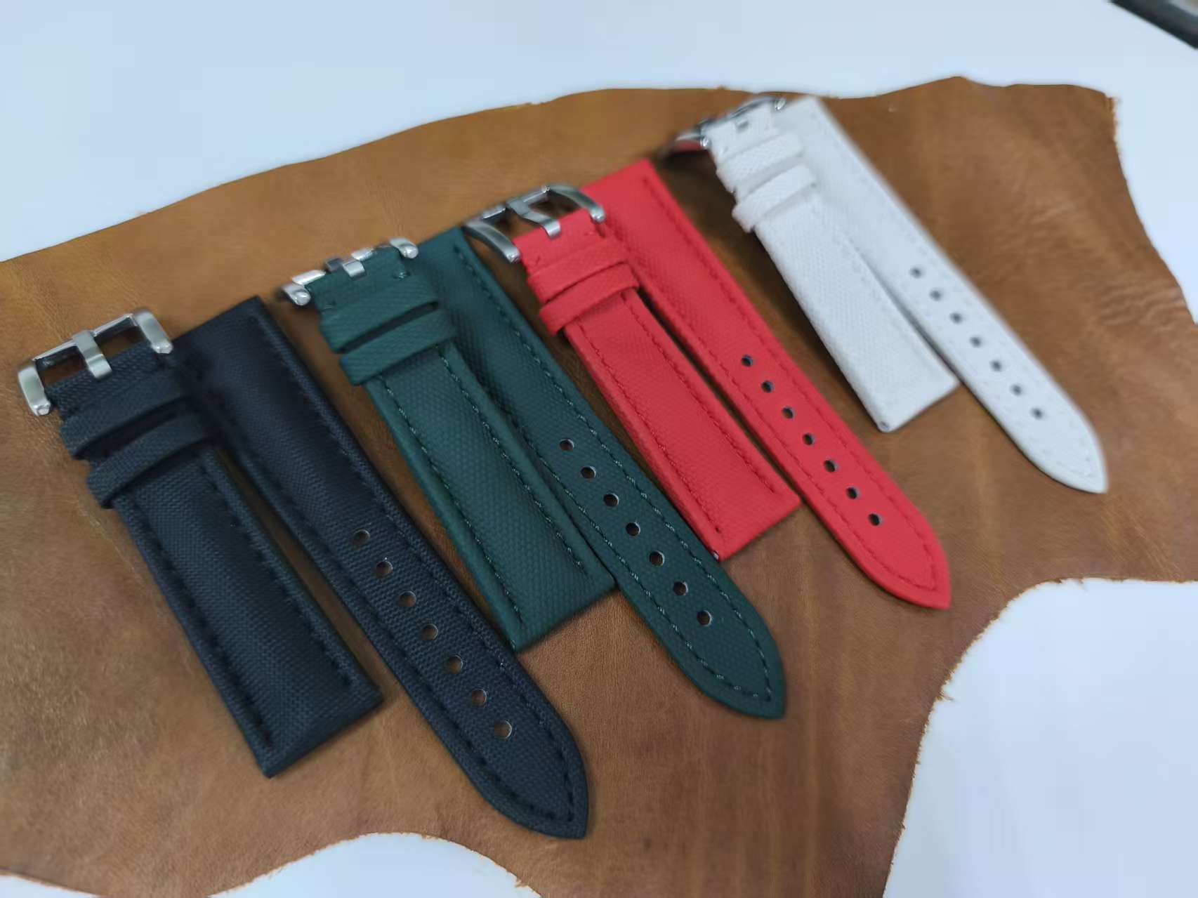 ODM And OEM designed multi color 18/20/22/24MM high round-filled quick release PU watch straps