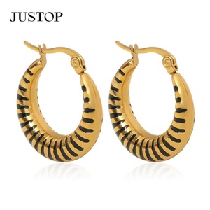 Diseñador 18K chapado en oro Vintage epoxi Acero inoxidable declaración pendientes C en forma de aro con gancho para las mujeres para la fiesta - Product Image 1