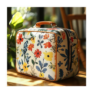 OEM ODM Sac cosmétique de luxe personnalisé de grande capacité Sac cosmétique portable et étanche en PU Trousse de maquillage de voyage Trousse de toilette - Product Image 4