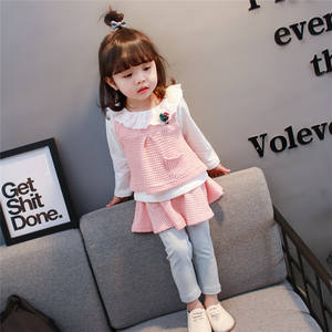 Camiseta con diseños de cuello tipo collar de Juego de Tronos y leggings de yoga orgánicos sin spandex para niños pequeños, muestra gratuita - Product Image 1