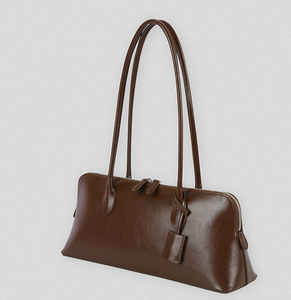 Sac de voyage pour femme rétro personnalisé, sac de bowling pour femme en cuir brillant de luxe - Product Image 5