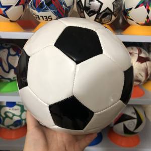 Paquete de Balones de Fútbol Personalizados con Colores a Medida, Cosidos a Máquina, para Uniformes y Identidad del Equipo - Product Image 6