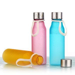 Botella de Agua Esmerilada Libre de BPA Aprobada por la FDA con Tapa de Plástico y Correa, Botella Reutilizable a Prueba de Fugas para la Escuela, Logotipo Personalizado - Product Image 2