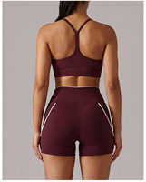 Ensemble 2 pièces respirant pour femme : Crop top dos en Y et short de compression color block pour le yoga, la course et l'entraînement en salle de sport