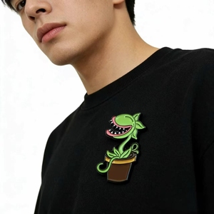 Broche de esmalte vintage con diseño de Venus Flytrap en maceta, pin de solapa de planta carnívora de moda, insignia de dibujos animados única para ropa - Product Image 6