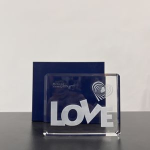 Cube en cristal gravé au laser pour souvenir d'anniversaire Souvenir de mariage Noël Anniversaire Saint Valentin Petite amie Femme Maman Cadeaux - Product Image 1