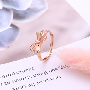 ผลิตในจีน แหวนทองคำ <span class=keywords><strong>18</strong></span> กะรัต ดีไซน์เรียบง่า<span class=keywords><strong>ย</strong></span>รูปโบว์ จิงจ้านยี่ รับผลิตเครื่องประดับแบรนด์ดีไซเนอร์ตามแบบฉบับ - Product Image 1