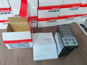 NEW-BRAND-HONEYWELL DC1010 DC1020CL DC1030 DC1040 DIGITAL <b>TEMPERATURE</b> <b>CONTROLLERS</b> - Product Image 6