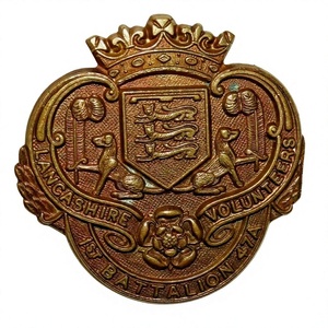DE GRENADIER DE LA VIEILLE GARDE IMPERIALA <b>HAT</b> BRITISH METAL CAP BADGE LANCASHIRE VOLUNTEERS 1ST - Product Image 1