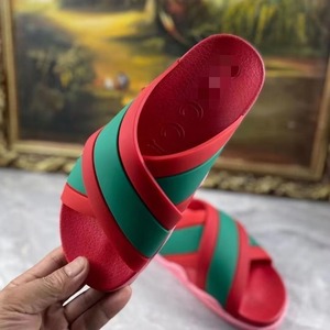 Nouvelles tongs antidérapantes haut de gamme pour hommes et femmes, idéales pour l'extérieur en été – Vente en gros usine 2026 - Product Image 6