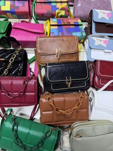 2025 mode chaude argent <span class=keywords><strong>Hobo</strong></span> fourre-tout sac à main femmes sac de soirée décontracté avec doublure en PU sacs à main de fête et sac à bandoulière sous les bras - Product Image 3