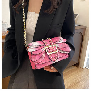 Petit sac à bandoulière carré à chaîne rétro de créateur Petit sac à papillon tendance Pochette en cuir PU Sac cadeau de soirée - Product Image 3