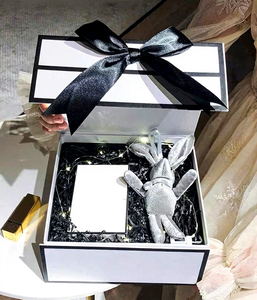Boîte cadeau magnétique haut de gamme pour bijoux, imprimée sur mesure, avec doublure en éponge, finition mate, design portable et logo personnalisé - Product Image 6