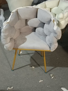 Silla de Terciopelo de Diseño Nuevo, Color Beige, Acolchada, Minimalista, para Restaurante, Manicura, Maquillaje y Comedor - Product Image 3