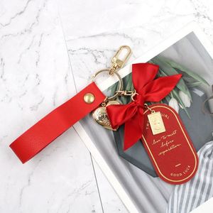 Elegante Llavero de Cuero PU con Lazo y Etiqueta con Letras Doradas, Colgante de Corazón con Estilo para Mujeres y Niñas, Bonito Adorno para Bolsos - Product Image 6