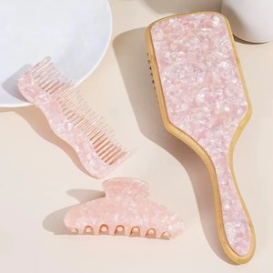 Set <span class=keywords><strong>per</strong></span> la Cura dei Capelli di Alta Qualità in Acetato Rosa Modello 1 con Logo Personalizzato OEM Guangdong, Spazzola Massaggiante in Legno, Pettine, Fermaglio <span class=keywords><strong>per</strong></span> Capelli, Regalo di Lusso - Product Image 3