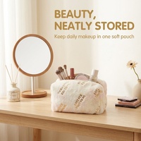 Sac de rangement pour maquillage personnalisé Royal Fair, pochette de rangement en peluche, sac à cosmétiques durable avec fermeture éclair à motifs, sac de maquillage pour cadeaux