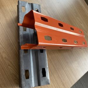 Tegak, lebar, dek jaring kawat, pelindung kolom "L", pelat kaki dapat disesuaikan, aksesori peralatan gudang - Product Image 4