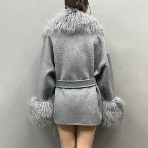 Женское шерстяное пальто с манжетами - Product Image 4