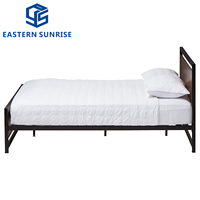 Lit simple en bois et métal de style élégant et luxueux, personnalisé, robuste et stable, à vendre avec matelas confortable