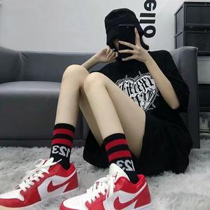 Chaussettes de sport Pilates en coton, élasthanne et polyester, nouvelle collection, style urbain, confortables et respirantes, pour hommes, femmes et jeunes. - Product Image 4