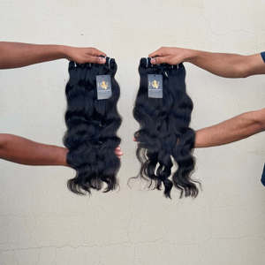 Paquet de cheveux humains naturels du temple indien, bande alignée de cuticules bouclées droites de Bodywave brésiliennes Ins Hair Bundles - Product Image 1