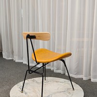 Chaise de salle à manger professionnelle style Iconic Ant avec dossier sablier, rembourrée en mousse souple, pieds en métal, pour café et restaurant