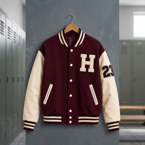 Chaqueta Varsity de Lona Color Granate para Hombre con Logotipo H en la Parte Delantera y Número 23 en la Manga, Estilo Casual, Forro de Felpa - Product Image 3