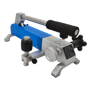 Pompe de test pneumatique manuelle portable pour comparaison de manomètres et calibration - Product Image 2