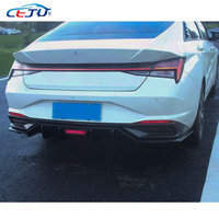 Kits de carrosserie ABS aspect carbone diffuseur de lèvre de pare-chocs arrière séparateurs latéraux avec feu stop pour Hyundai Elantra Avante I30 2021-2023