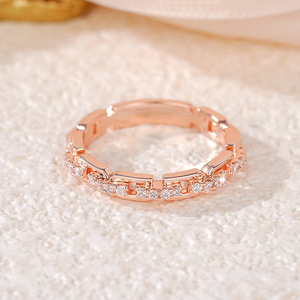 Anello Impilabile con Design a Cerchio, Stile Minimalista per Donne - Product Image 6